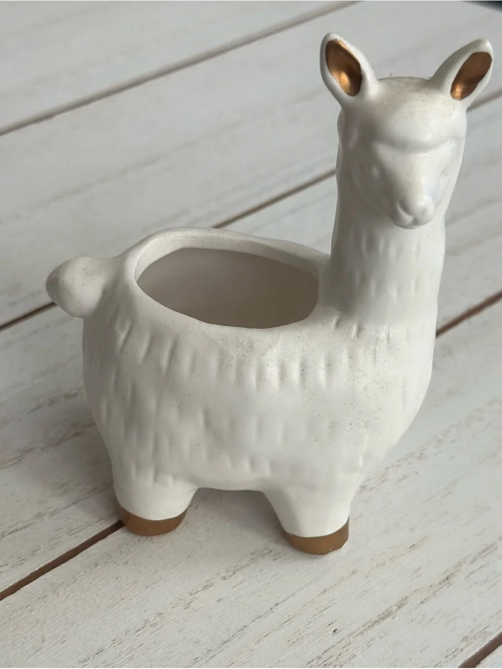 N/A ceramic llama